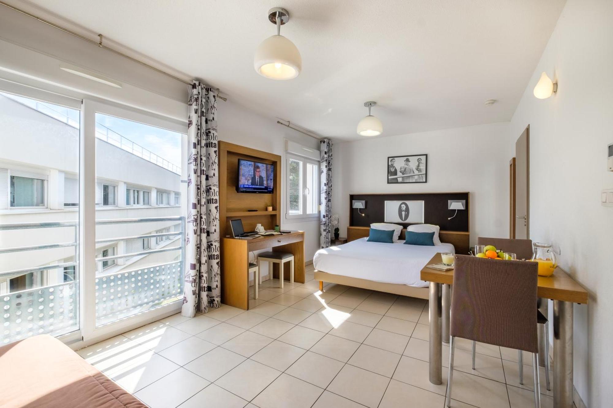 Comfort Aparthotel Antibes Le Maestria Exteriör bild